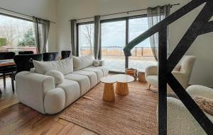 Cozy Home In Mscice With House Sea View