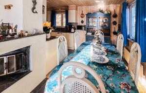 5 Bedroom Lovely Home In Tanumshede