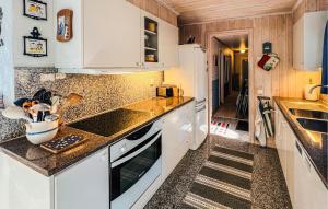 5 Bedroom Lovely Home In Tanumshede