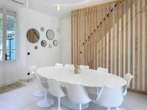 Modern 5-bedroom villa with swimming pool in Cannes