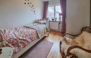 3 Bedroom Cozy Home In Alingsås