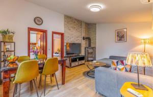 2 Bedroom Gorgeous Apartment In Medulin 