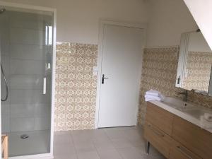 Maisons de vacances Plages & GR 10 min a pied - grande maison calme : photos des chambres