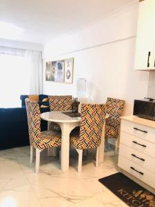 Furnished 2bedrm unit- Smarthomes