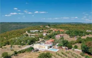 Gorgeous Home In Labin With Private Swimming Pool, Can Be Inside Or Outside - Mali Turini