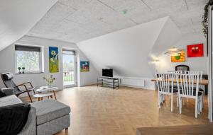 Cozy Apartment In Varde With Wifi