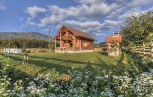 Lovely Home In Buzim With Sauna