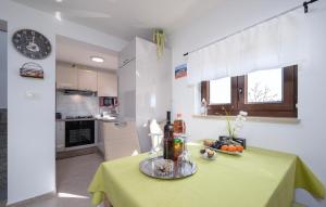 2 Bedroom Cozy Home In Pula 