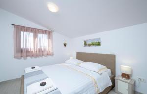 2 Bedroom Cozy Home In Pula 
