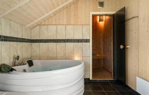 Gorgeous Home In Vinderup With Sauna