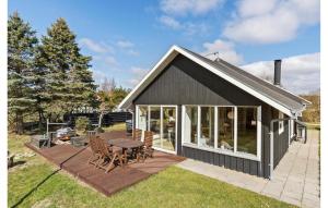 4 Bedroom Nice Home In Ebeltoft