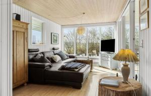 4 Bedroom Nice Home In Ebeltoft