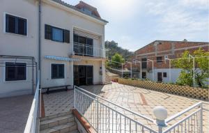 Cozy Apartment In Sveti Juraj With Wifi