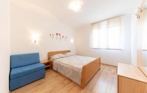 1 Bedroom Stunning Apartment In Duce 