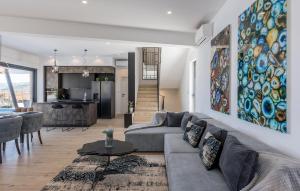 Lovely Home In Razanj 