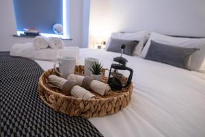 New London 2 Bedroom, 2 Bathroom Flat