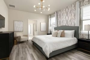 *NEW* Luxury Decorated Amazing Resort Pool Home