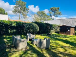 Maisons de vacances Maison des Pins - Jardin, calme et plage - Lock-inn : photos des chambres