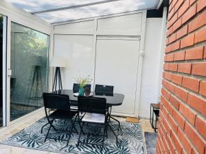Maisons de vacances Maison des Pins - Jardin, calme et plage - Lock-inn : photos des chambres