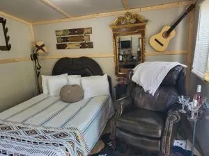 Cozy Cowboy Cottage - McAlpin