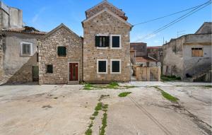 2 Bedroom Amazing Home In Pirovac