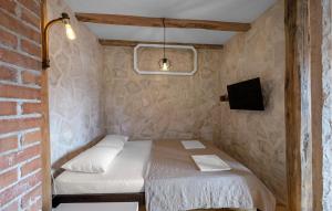 2 Bedroom Amazing Home In Pirovac