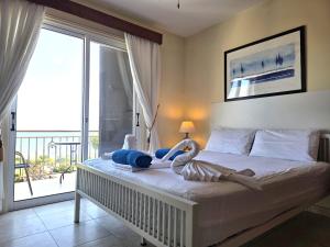 H&O SUNRISE VILLA IN Coral Bay!
