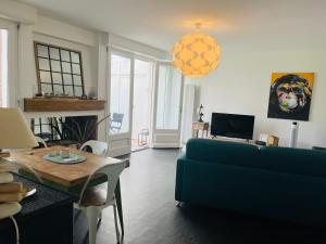 Maisons de vacances Maison des Pins - Jardin, calme et plage - Lock-inn : photos des chambres