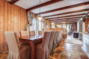Large 8 Bedroom Chalet in Essert Romand