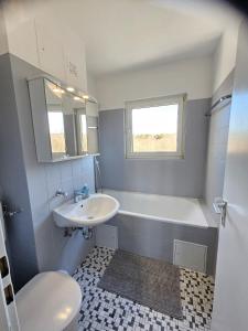 -MrLiving- 2 Zimmer Apartment in Linden - 4 Betten - Balkon