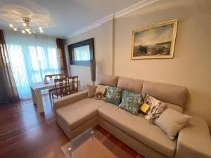 Apartamento zona centro con garaje y piscina para 4 personas - Brazomar