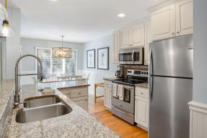 4791 Tennis Club Villa by Akers Ellis Rentals