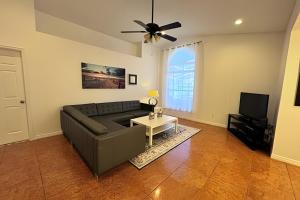 Corner Lot Pool Home Central Located near Disney