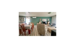 3 Bedroom Amazing Apartment In Vodice