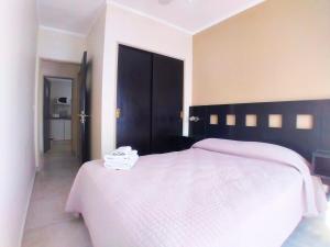 Avenida Corrientes and 9 de Julio with a balcony!