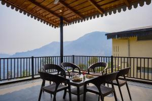 ELIVAAS Twin Chalets 4 BHK Escape with Valley-facing Lawn near Nainital