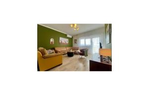 3 Bedroom Amazing Apartment In Vodice 