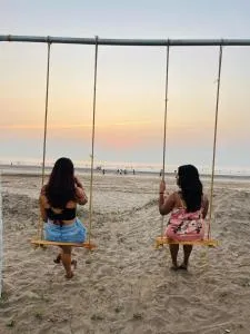 Ocean waves beach camping - Thāl