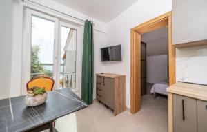 Nice Apartment In Barbat With Wifi 