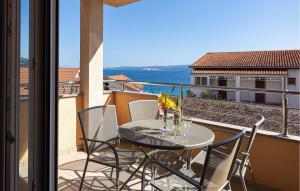 Amazing Apartment In Duce With Wifi 