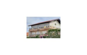 Awesome Apartment In Vodice With Wifi 