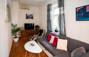 Awesome Home In Split