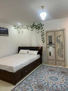 Cozy Room with Stunning Nightview Rooftop!