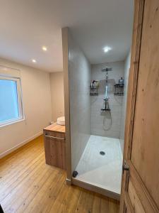Maisons de vacances Maison cosy pour 2 a 4 personnes, proche de tout : photos des chambres