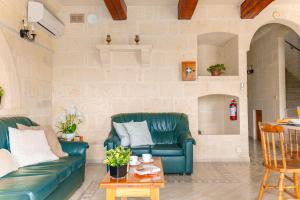 Ta Dora Sleeps 6 with Private Pool