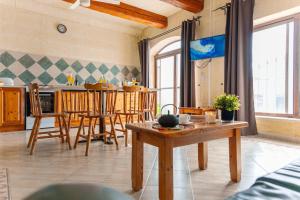 Ta Dora Sleeps 6 with Private Pool