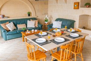 Ta Dora Sleeps 6 with Private Pool