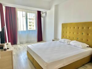 Acqua Santa Summerland Apartments