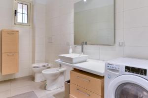 Lavinias Apartment at Colosseo