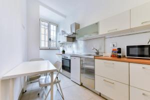 Lavinias Apartment at Colosseo